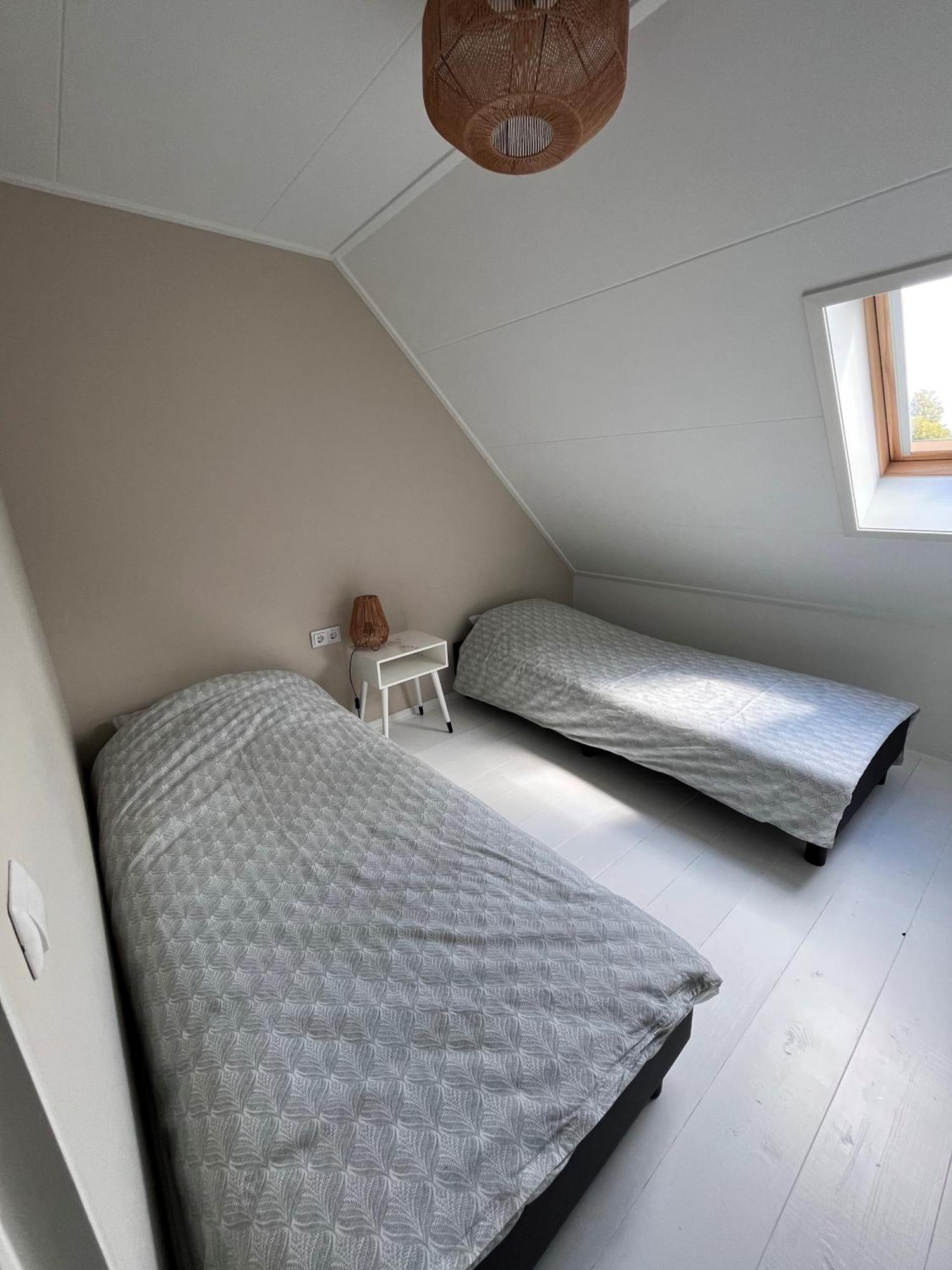 Cosy Vacation Home With Large Fenced Garden Bruinisse Bagian luar foto